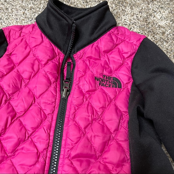 Girls North Face fleece jacket Lightweight Light Bright Pink & Black Size xxs 5 - Picture 2 of 5